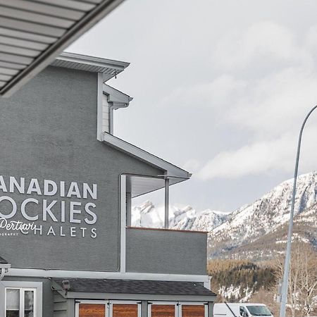Canadian Rockies Chalets Канмор Екстериор снимка