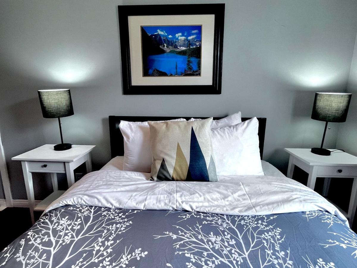 Canadian Rockies Chalets Канмор Екстериор снимка