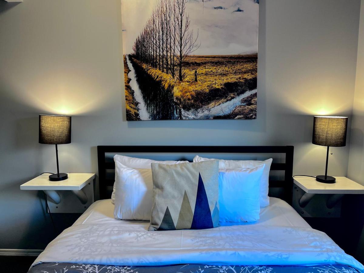Canadian Rockies Chalets Канмор Екстериор снимка