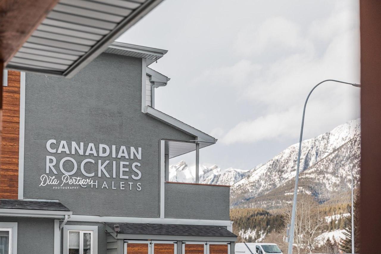 Canadian Rockies Chalets Канмор Екстериор снимка