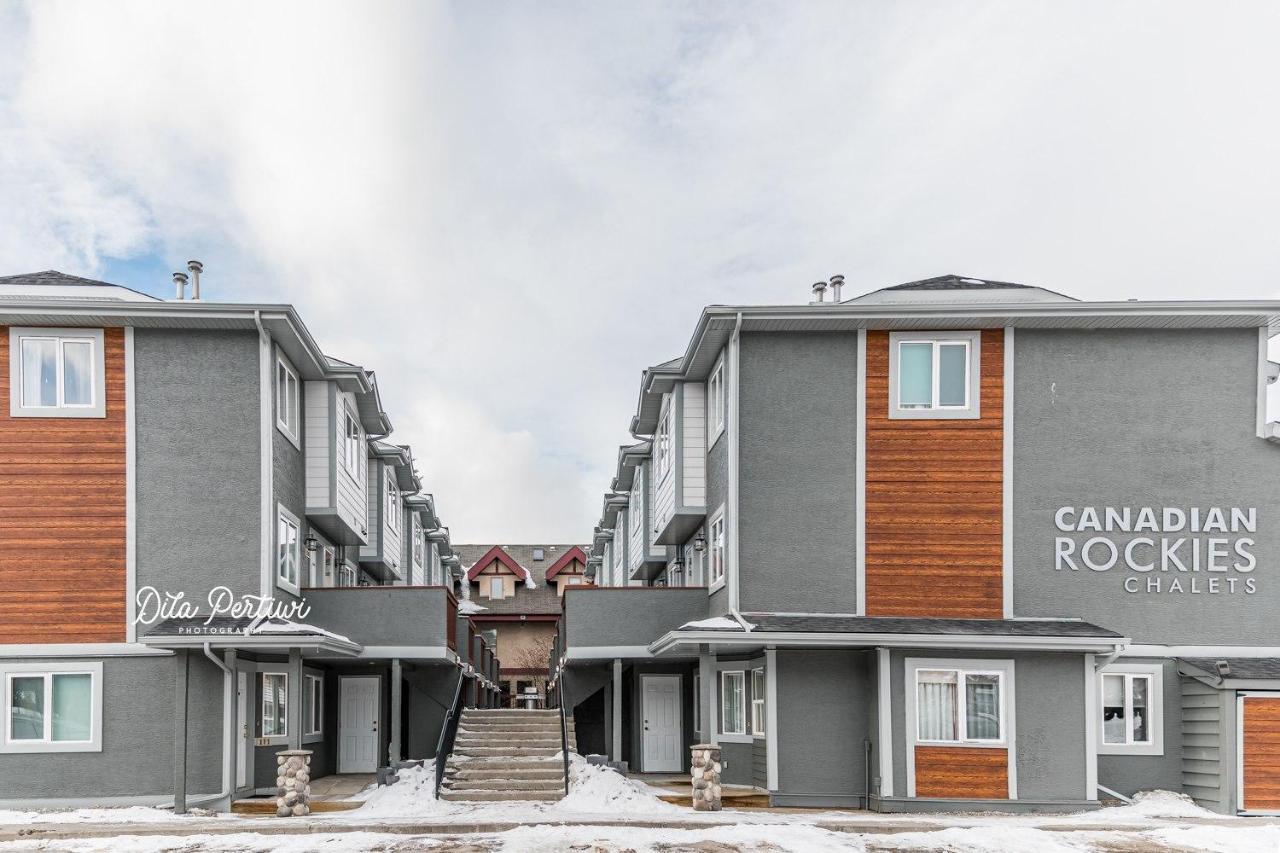 Canadian Rockies Chalets Канмор Екстериор снимка